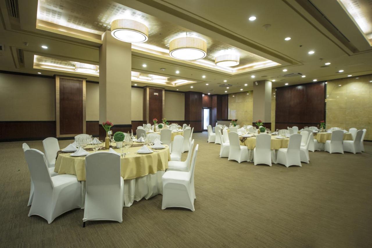 The Alpha Suites Makati City Exterior foto